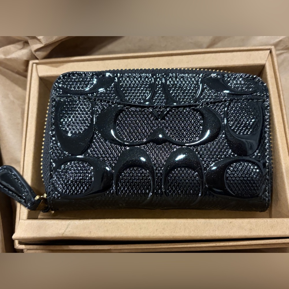 FREE SHIPPING - COACH Boxed Signature Patent
Leather Zip Around Wallet